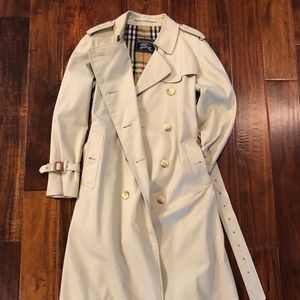 VINTAGE BURBERRY TRENCH COAT